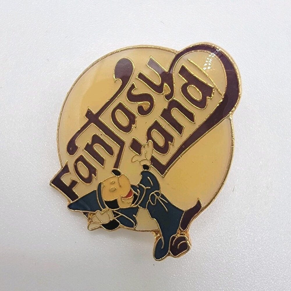Disneyland Disneyworld Fantasy Land Metal Bar Pin Back‎ Mickey Disney Pin